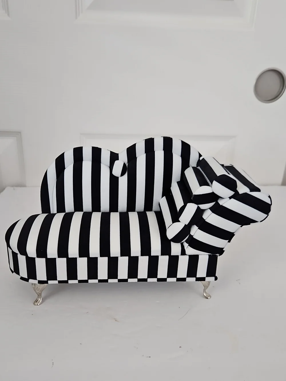 NWOT Mini Sofa Jewelry Box